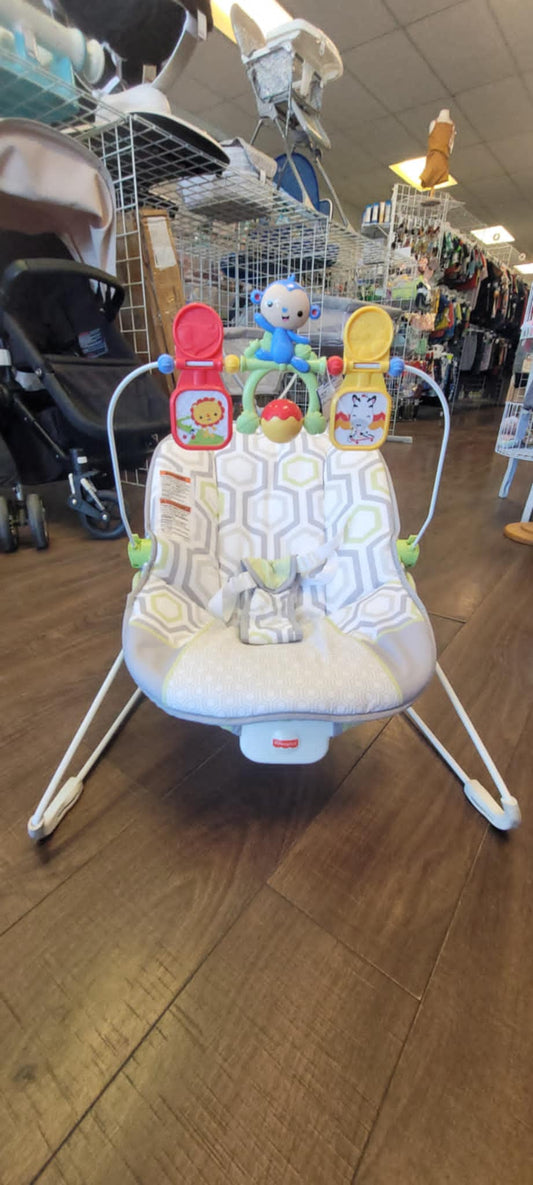 FISHER PRICE Playful  Vibrating Baby Bouncer with Toys